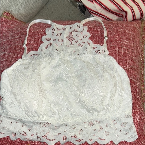 Chic White Floral Lace Bralette - Picture 1 of 5